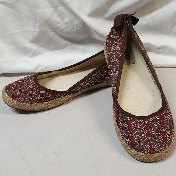 UGG Women's 8 Red and Brown Patterned Women's Flats - Picture 1 of 7